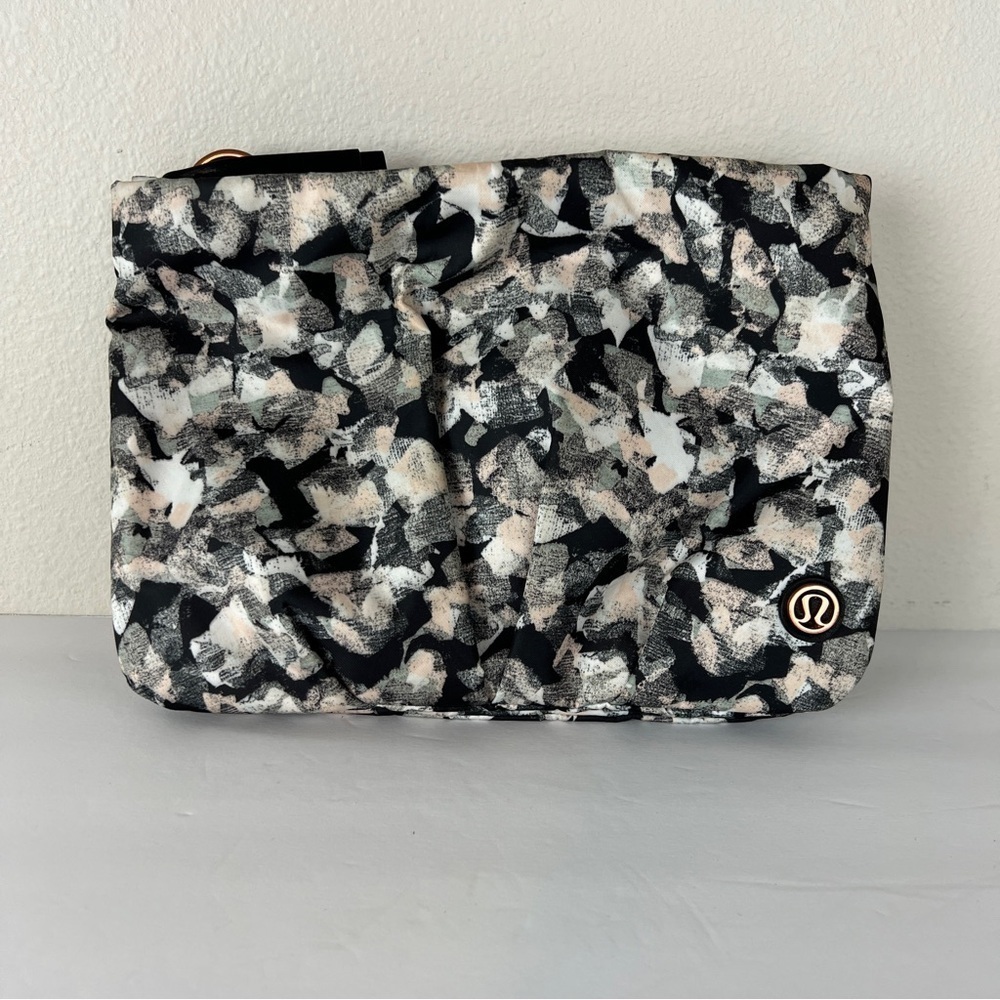 Lululemon Hip To Be Free Bag Mystic Jungle Butter Pink